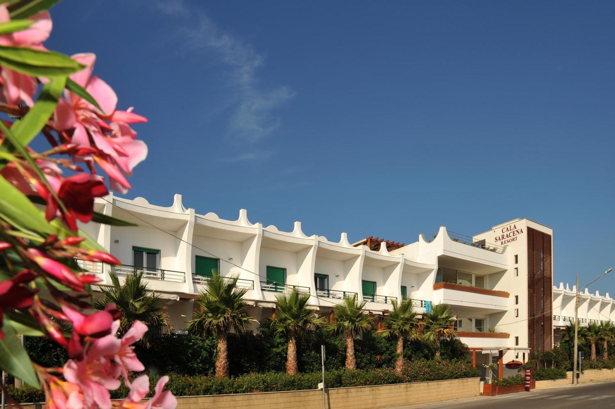 Cala Saracena Resort Торре-Вадо Экстерьер фото